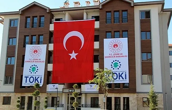 Bakan Kurum, hak sahiplerine verilecek konutları inceledi