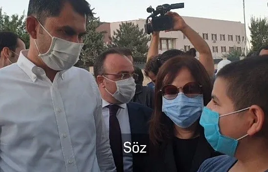 Bakan Kurum ile Emre'nin gülümseten diyaloğu