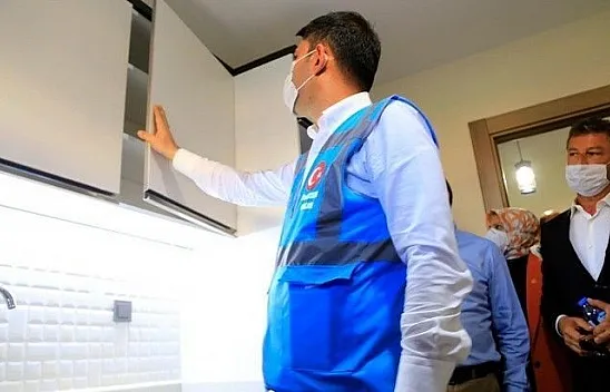 Bakan Kurum, örnek dairenin tüm ayrıntılarını inceledi