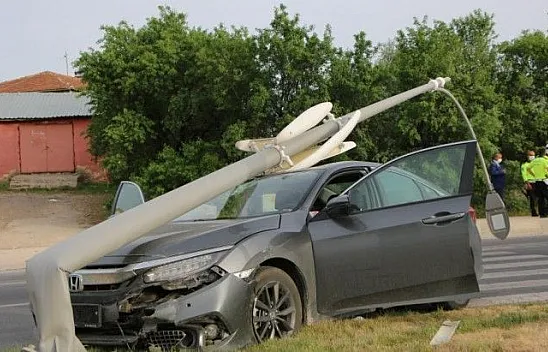 Baskil kavşağında trafik kazası