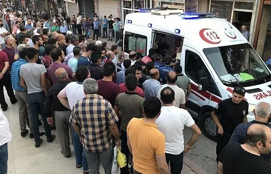 Bıçaklı kavga sosyal mesafeyi unutturdu