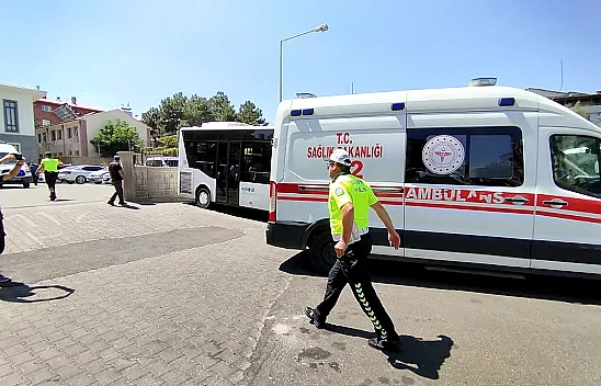 Bıçaklı saldırgan dehşet saçtı! İki ölü 7 yaralı