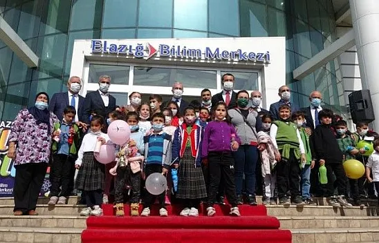 Bilim Şenliği'ne start verildi