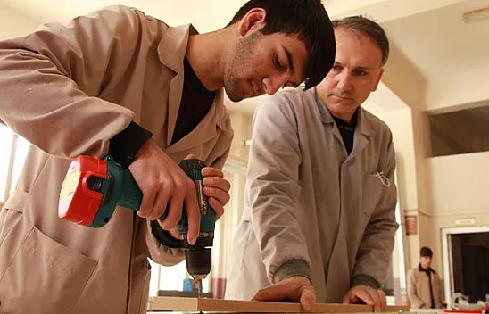 Bingöl'de fabrika gibi okul