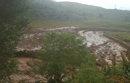 Bingöl'de yağış etkili oldu, karantinadaki mezrayı sel bastı