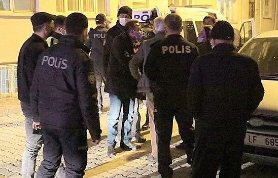 'Bir derdim var gelin' diyerek kendi kendini ihbar etti