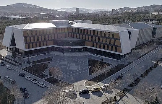 Bu kütüphane 24 saat hizmet veriyor