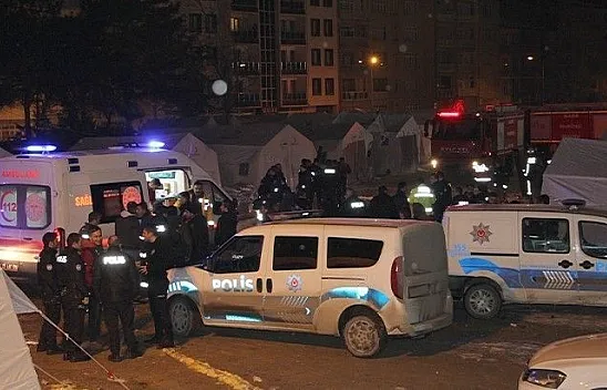 Çadır kentte yangın çıktı