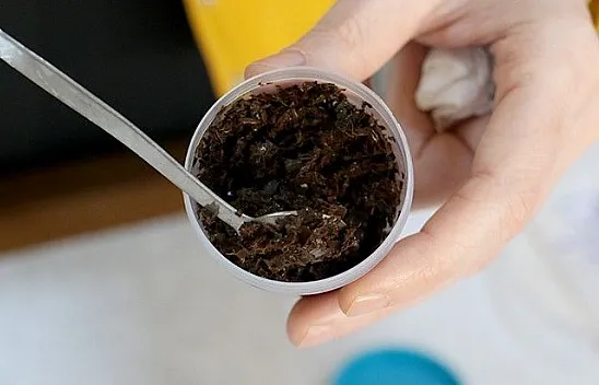 Çay posası pH ölçüm kalemine dönüştü