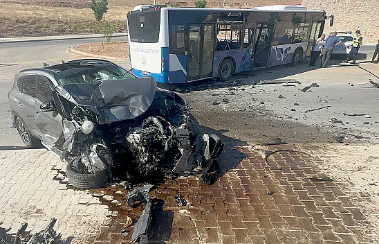 Cip ile belediye otobüsü çarpıştı