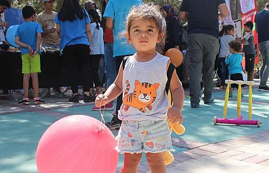 Çocuklar, unutulmaya yüz tutmuş oyunlarla şenlendi