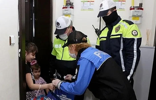 Çocuklara ev ziyaretiyle trafik eğitimi