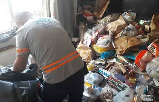 Çöp evden dram çıktı