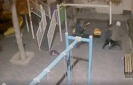 Deprem anı güvenlik kameralarınca böyle görüntülendi