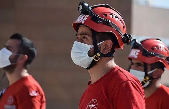 Deprem tatbikatı gerçeğini aratmadı