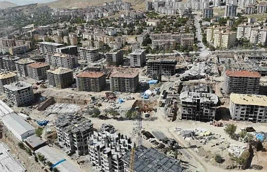 Depremde ağır hasar alan mahalle, 2 bin 251 konutla yenileniyor