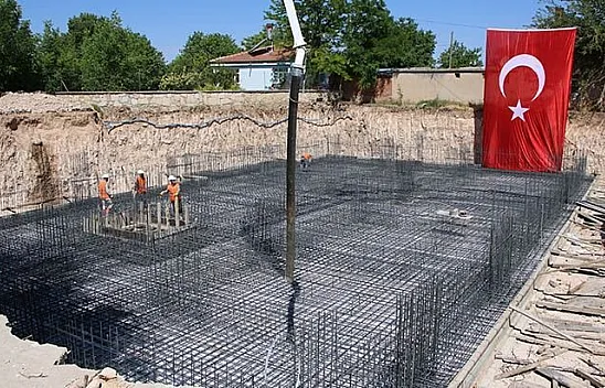 Depremde ağır hasar görmüştü! Yeniden temeli atıldı