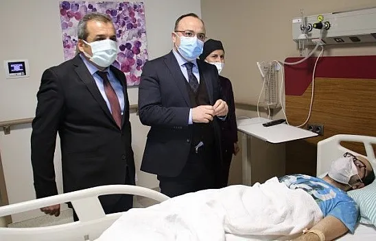 Depremde balkondan atlayanlar o anları anlattı