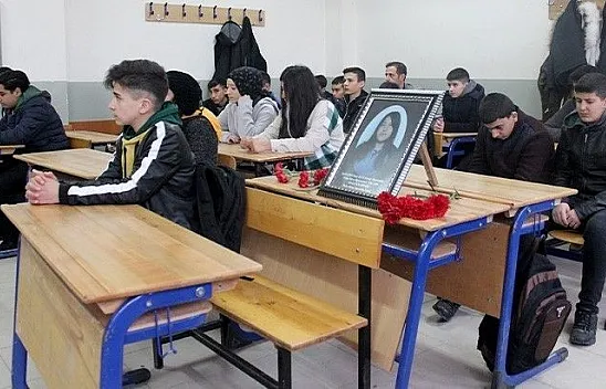 Depremde ölen Sena Nur'un masası boş kaldı