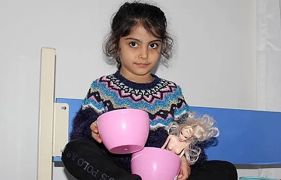 Depremde yanmıştı, minik Hira Nur tedavi edildi