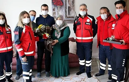 Depremin sembol isimlerinden Azize Çelik unutulmadı