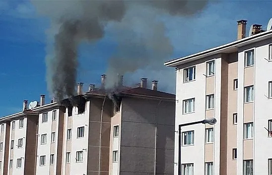 Depremin vurduğu Elazığ'da yangın