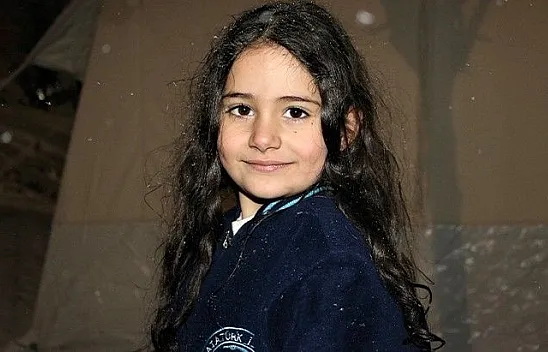 Depremzede çocuklar karın tadını çıkardı