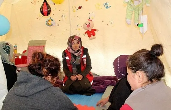 Depremzedelere yönelik psikososyal eğitim sürüyor