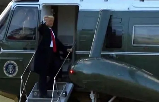 Donald Trump, başkanlığının bitmesine saatler kala Beyaz Saray'a veda etti