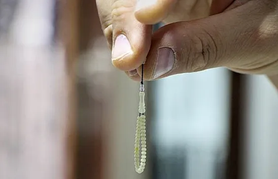 Dünyanın en küçük tespihini yaptı