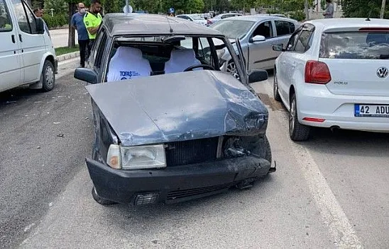 Ehliyetsiz sürücü ortalığı birbirine kattı