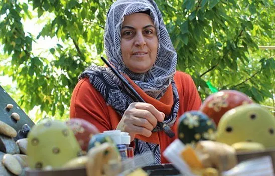 Ekmeğini taştan çıkaran anne