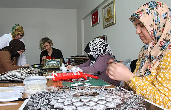 El sanatları kursu kadınların bütçesine katkı sağlıyor