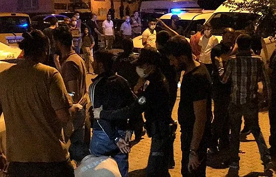 Elazığ'a gelen ses sanatçısı kurşun yağdırdı