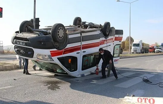 Elazığ - Bingöl yolunda ambulans takla attı