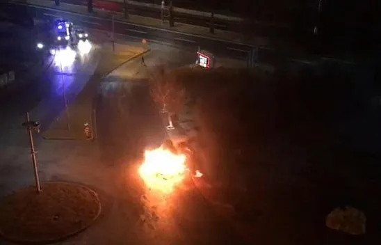 Elazığ'da 2019 model araç alev alev yandı