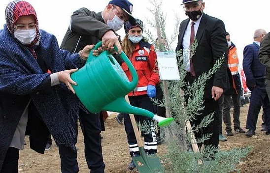 Elazığ'da 223 bin fidan toprakla buluşuyor