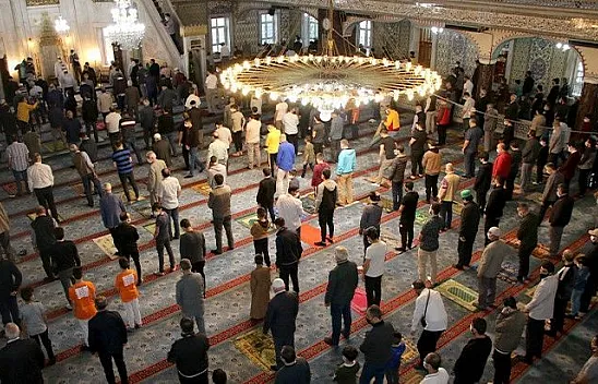 Elazığ'da bayram namazı kılındı