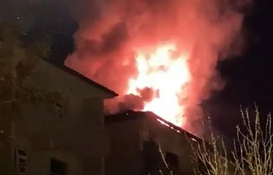 Elazığ'da çatı yangını