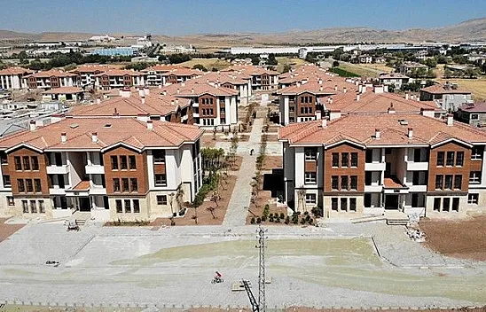 Elazığ'da depremin ardından 381 konut daha tamamlandı