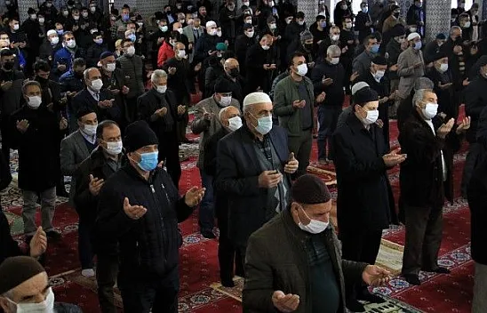 Elazığ'da eller semaya açıldı, 'yağmur' duası edildi