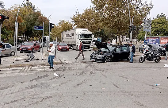 Elazığ'da freni patlayan midibüs dehşet saçtı