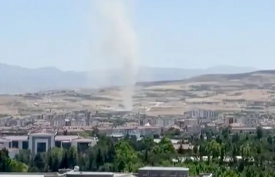 Elazığ'da hortum oluştu