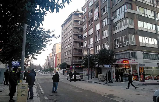 Elazığ'da iki bina paniğe neden oldu