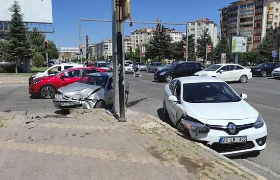 Elazığ'da kazalar bitmiyor...