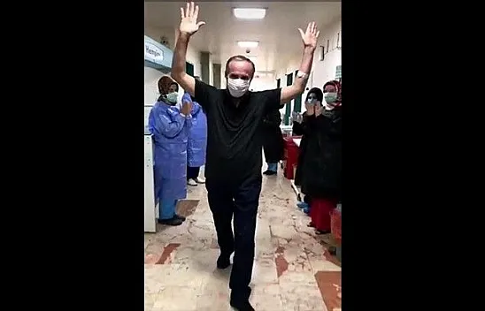 Elazığ'da koronayı yenen 60'ıncı hasta böyle uğurlandı