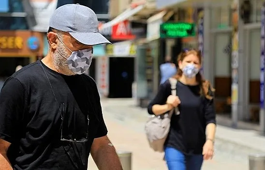 Elazığ'da maske takan da takmayan da çok