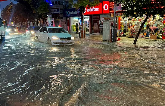 Elazığ'da sağanak etkili oldu