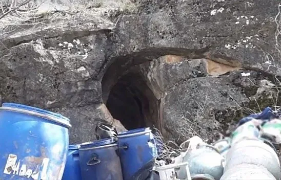 Elazığ kırsalında teröristlerin malzemesi bulunan mağara imha edildi