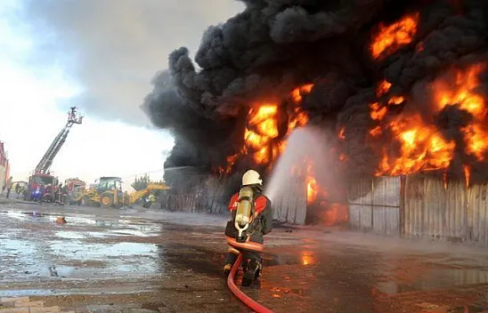 Elazığ'da fabrika yangını